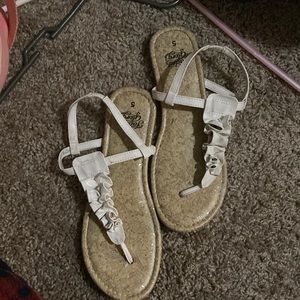 White faded glory size 5 sandals